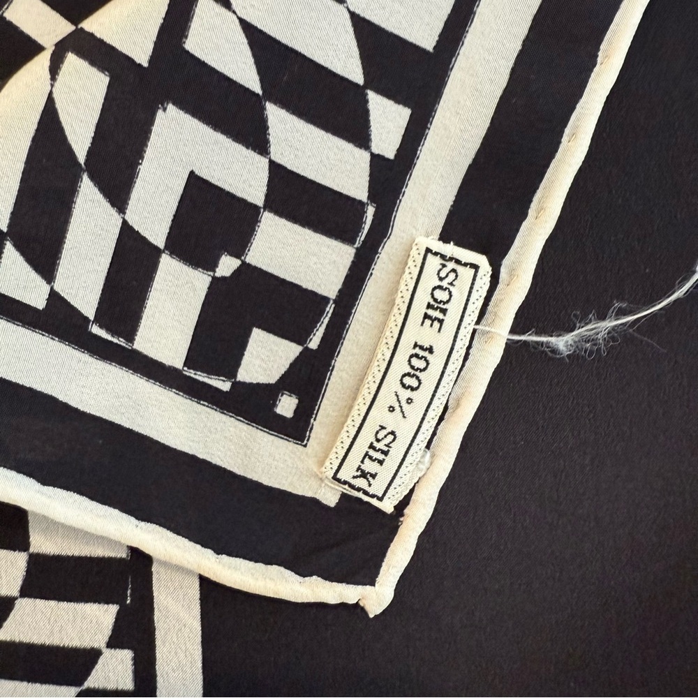 Authentic Leonard Scarf - Picture 7 of 8